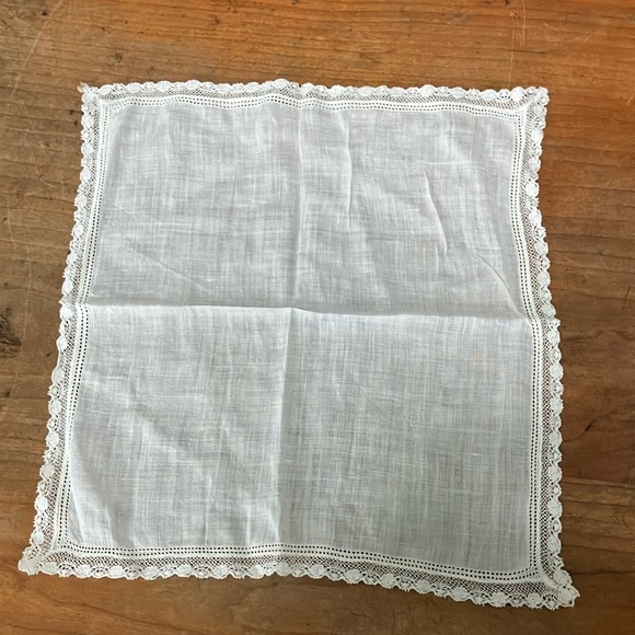 Vintage White Handkerchief Set with Lace and Embroidery - Picture 6 of 12